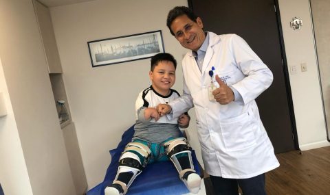 Doctor León Mora, cirugía reconstructiva de extremidades